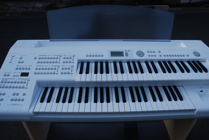 ☆綺麗Electone STAGEA USBメモリー、取説、椅子、カバー付 2020年購入品 N01032