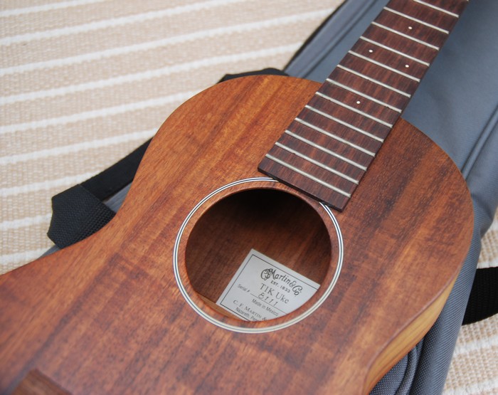 【やや傷や汚れあり】☆綺麗【Martin / マーティン テナーウクレレ T1K Uke ソフトケース付 】Made in Mexico