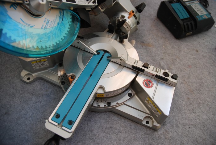 マキタ スライドマルノコ LS610用 サブベースセット 191B97-3 マキタ LS610DZ とサブベース191B97-3 2個 1個 DIY、工具 マキタ電動工具